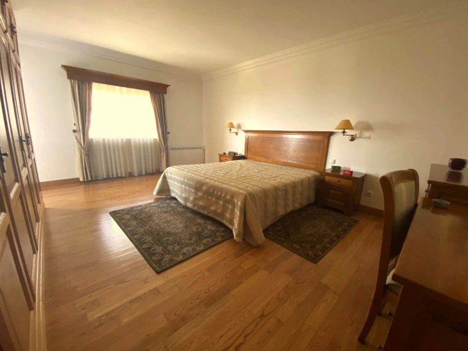 Moradia T6 para Venda em Vila Marim Foto 4