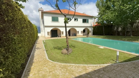 Moradia T6 para Venda em Vila Marim