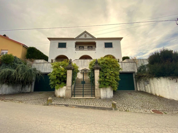 Moradia T6 para Venda em Vila Marim Foto 3
