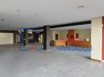 Loja para Venda em Lordelo do Ouro e Massarelos