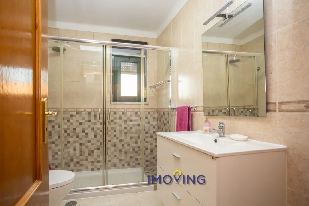 Apartamento T2 para Venda em Barreiro e Lavradio Foto 27
