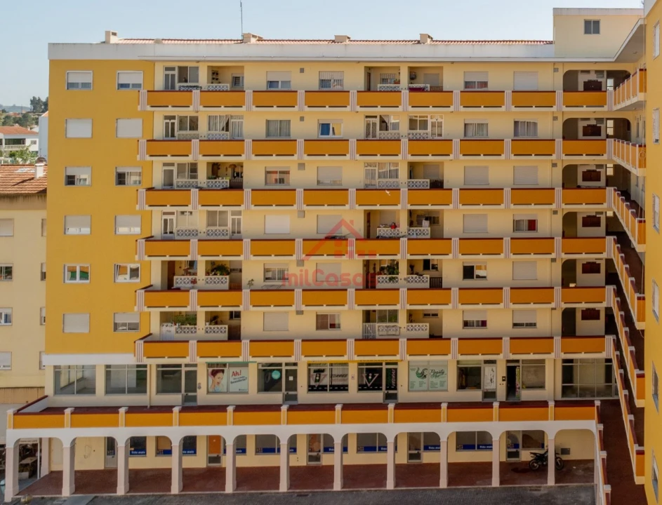 Apartamento T3 para Arrendamento em Santa Maria, São Pedro e Matacães Foto 2