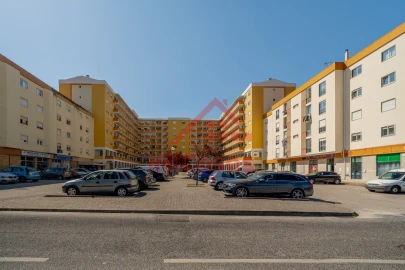 Apartamento T3 para Arrendamento em Santa Maria, São Pedro e Matacães