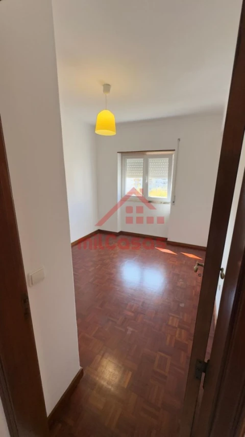 Apartamento T3 para Arrendamento em Santa Maria, São Pedro e Matacães