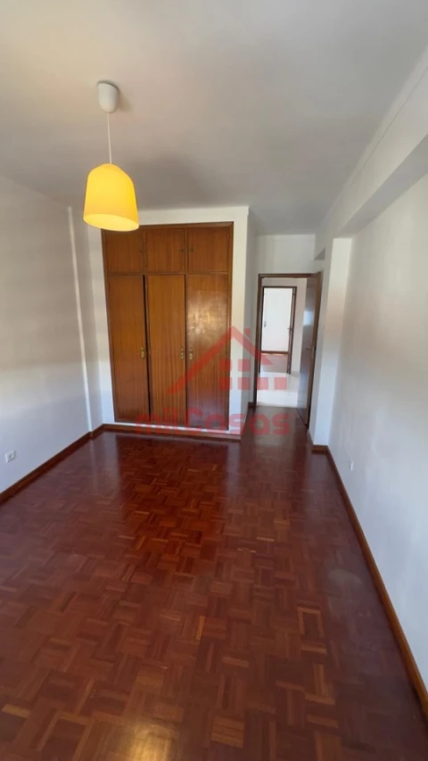 Apartamento T3 para Arrendamento em Santa Maria, São Pedro e Matacães