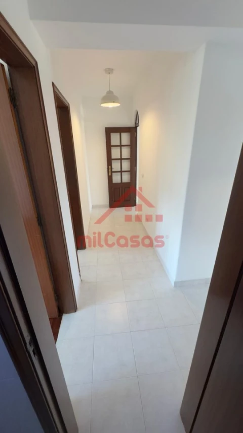 Apartamento T3 para Arrendamento em Santa Maria, São Pedro e Matacães