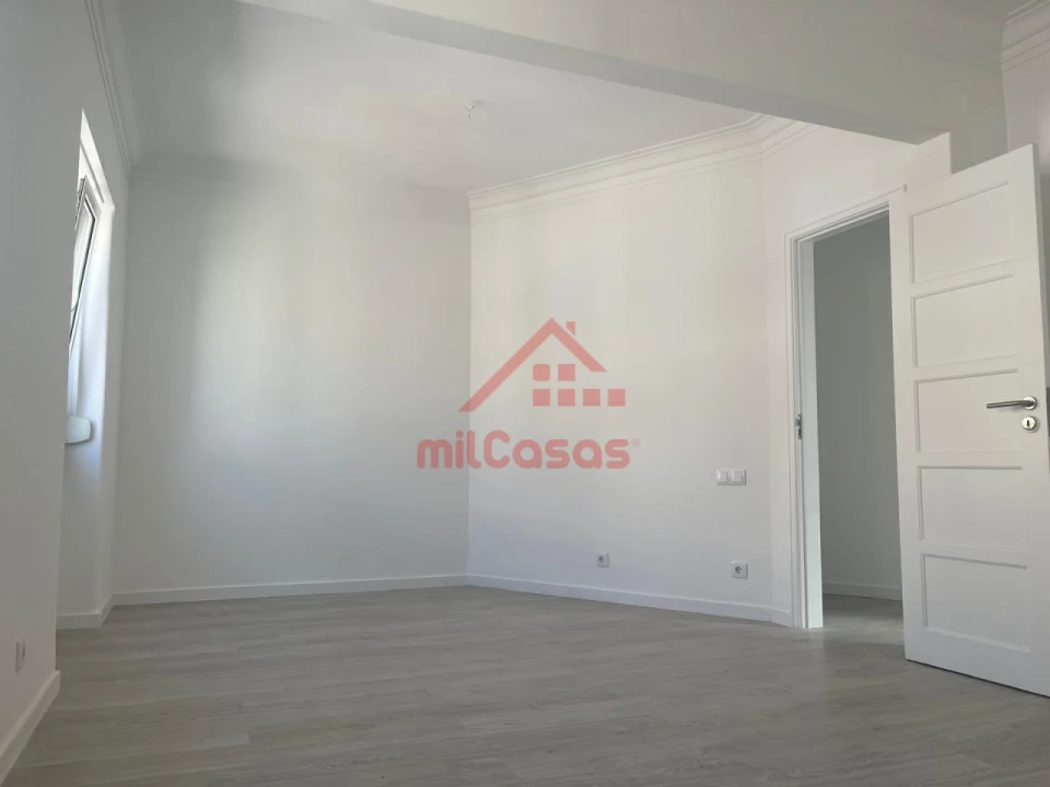 Apartamento T2 para Venda em São Vicente Foto 3