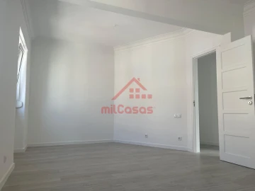 Apartamento T1 para Venda em São Vicente