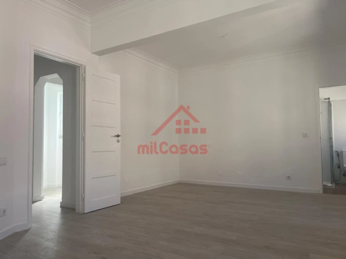 Apartamento T2 para Venda em São Vicente Foto 5