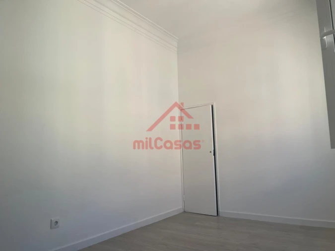 Apartamento T2 para Venda em São Vicente Foto 6