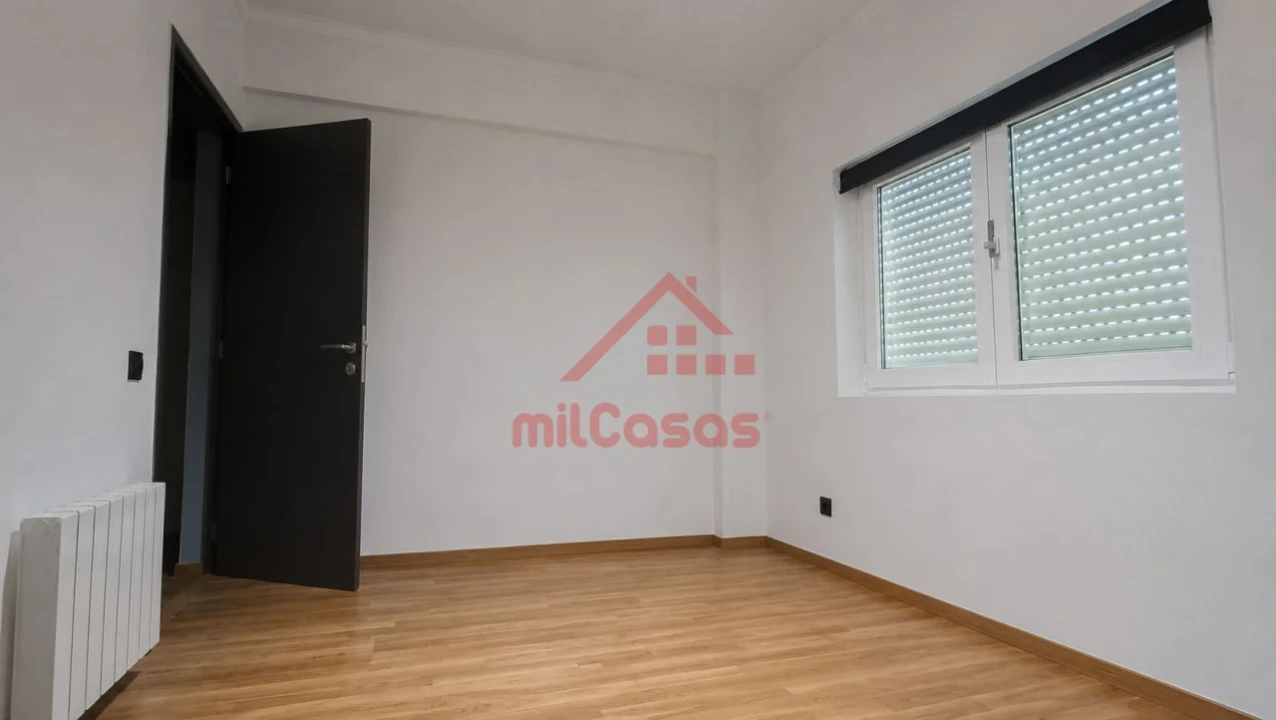 Apartamento T3 para Venda em Ramada e Caneças Foto 7