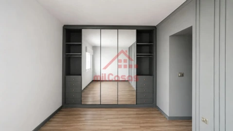 Apartamento T3 para Venda em Ramada e Caneças