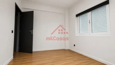 Apartamento T3 para Venda em Ramada e Caneças