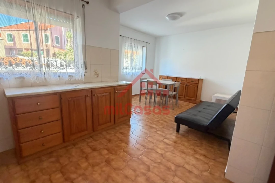 Apartamento T2 para Arrendamento em Atouguia da Baleia Foto 6
