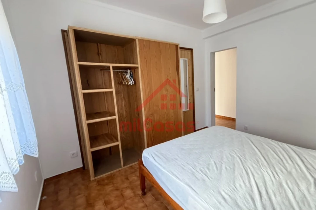 Apartamento T2 para Arrendamento em Atouguia da Baleia Foto 10