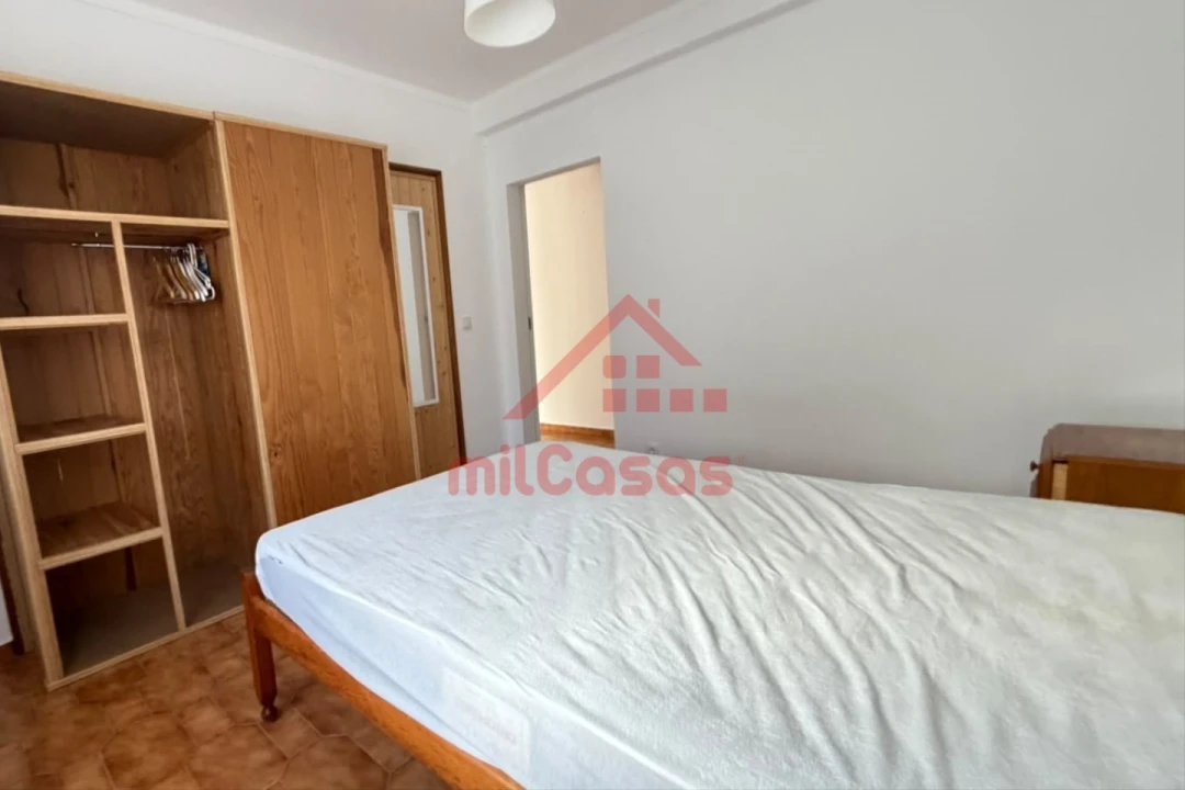 Apartamento T2 para Arrendamento em Atouguia da Baleia Foto 11