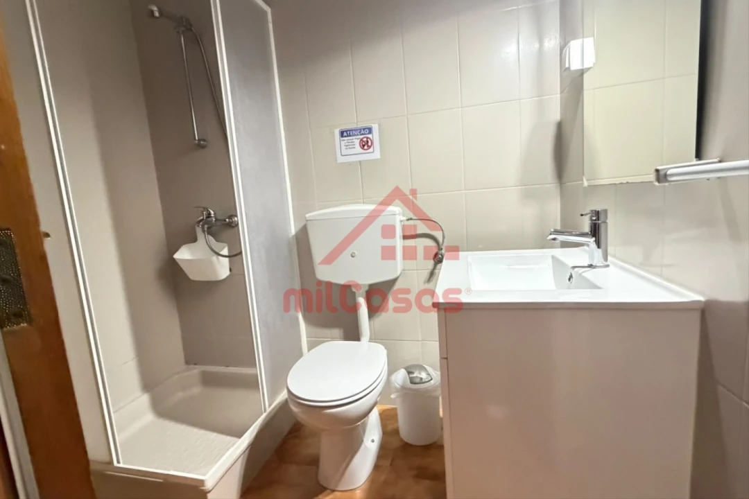 Apartamento T2 para Arrendamento em Atouguia da Baleia Foto 15