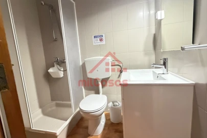 Apartamento T2 para Arrendamento em Atouguia da Baleia