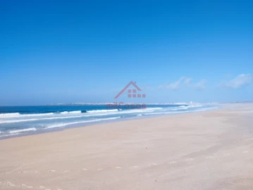 Apartamento T2 para Arrendamento em Atouguia da Baleia