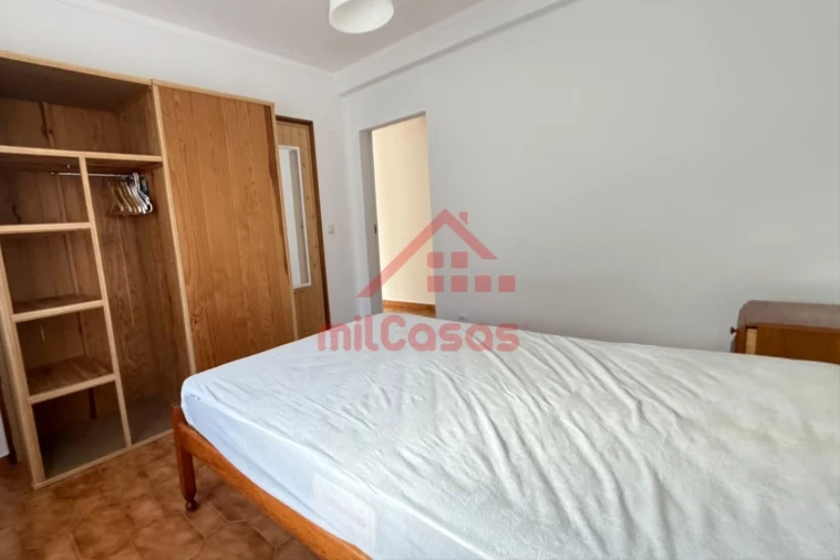 Apartamento T2 para Arrendamento em Atouguia da Baleia Foto 11