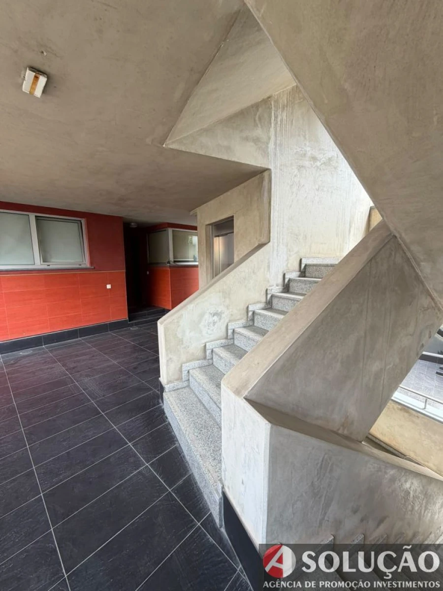 Apartamento T1 para Venda em Paranhos Foto 3