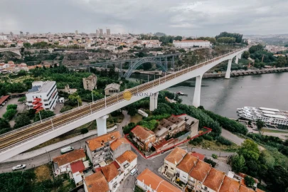 Loja para Venda em Oliveira do Douro