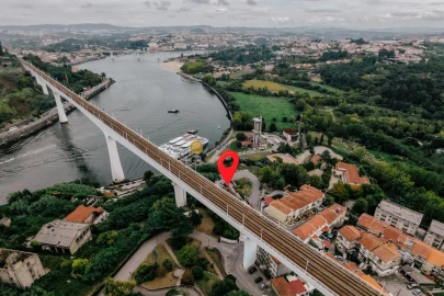 Loja para Venda em Oliveira do Douro