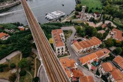Loja para Venda em Oliveira do Douro