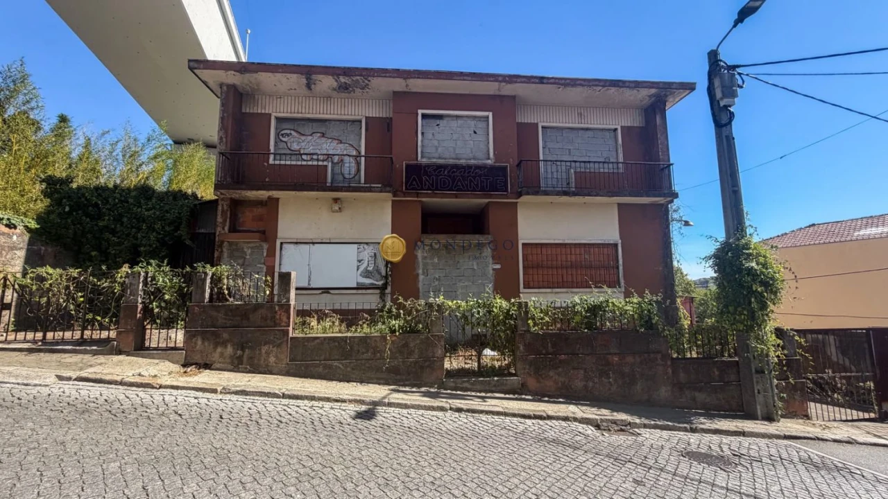 Loja para Venda em Oliveira do Douro Foto 1