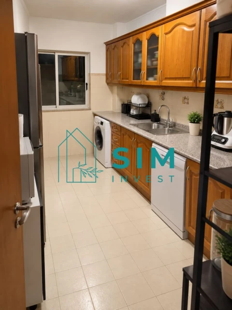 Apartamento T3 para Venda em Quelfes