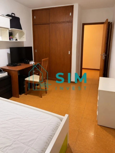 Apartamento T3 para Venda em Quelfes