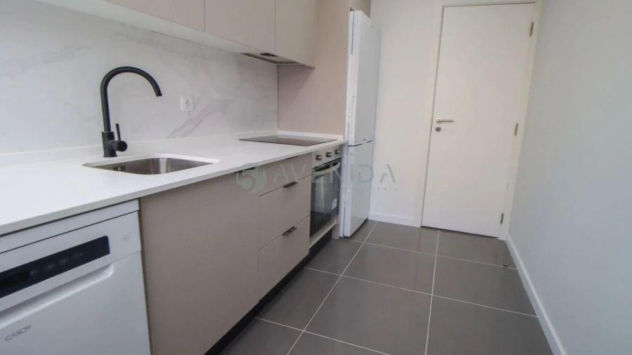 Apartamento T2 para Venda em Falagueira-Venda Nova