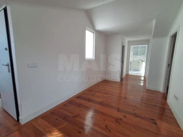 Apartamento T2 para Arrendamento em Laranjeiro e Feijó