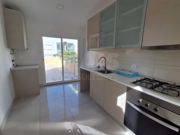 Apartamento T2 para Arrendamento em Laranjeiro e Feijó