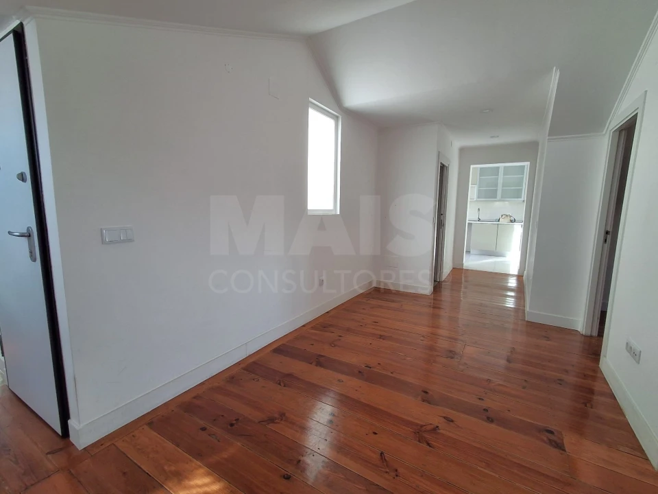 Apartamento T2 para Arrendamento em Laranjeiro e Feijó Foto 7
