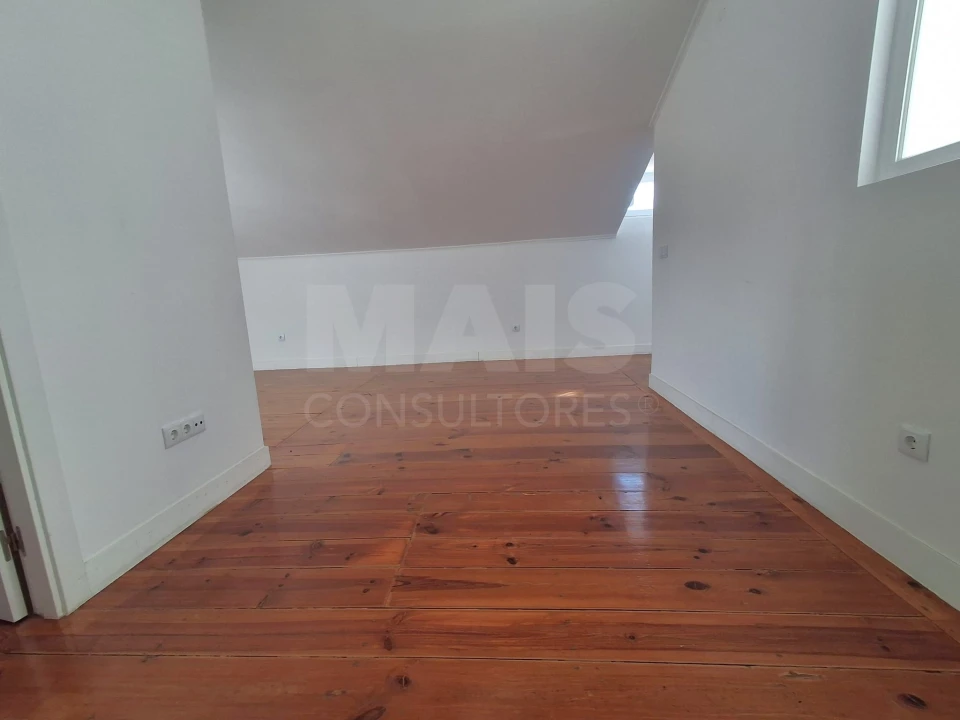 Apartamento T2 para Arrendamento em Laranjeiro e Feijó Foto 11