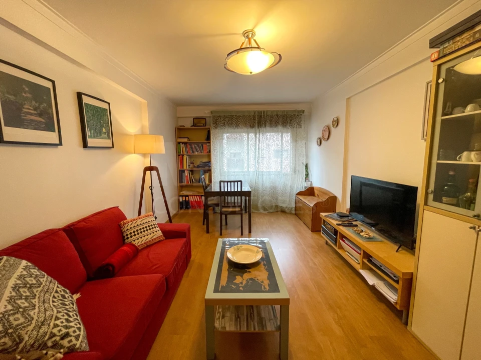 Apartamento T1 para Venda em Queluz e Belas Foto 3