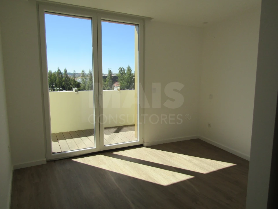 Apartamento T4 para Venda em Lourinhã e Atalaia Foto 8