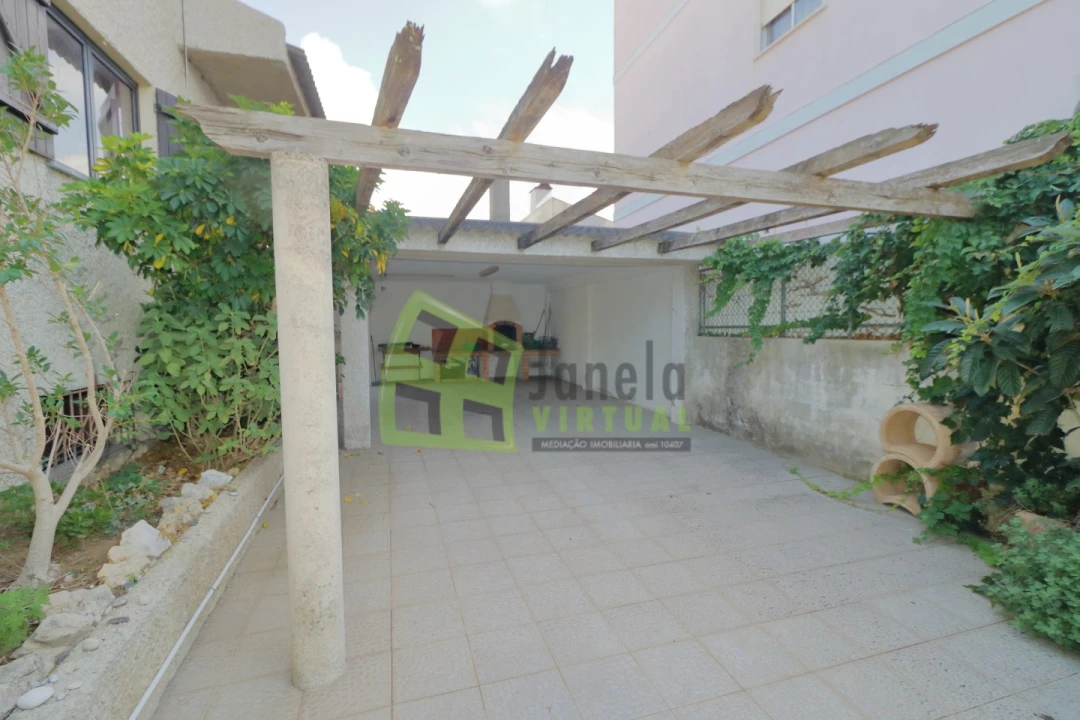 Moradia T3 para Venda em Quinta do Conde Foto 37