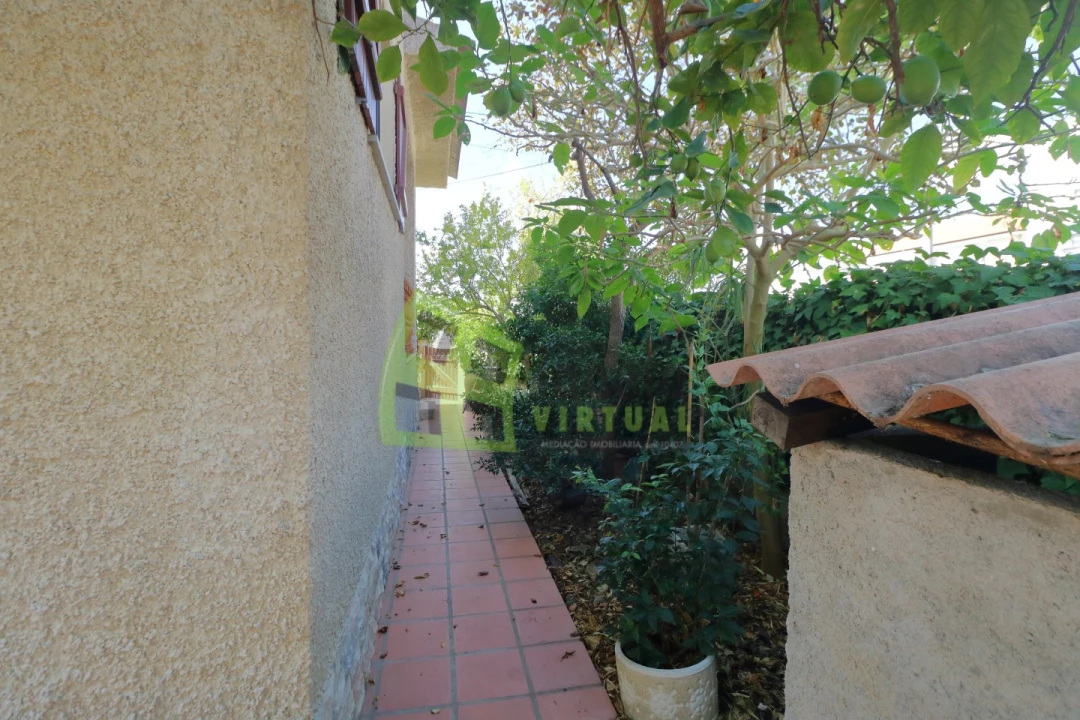 Moradia T3 para Venda em Quinta do Conde Foto 38