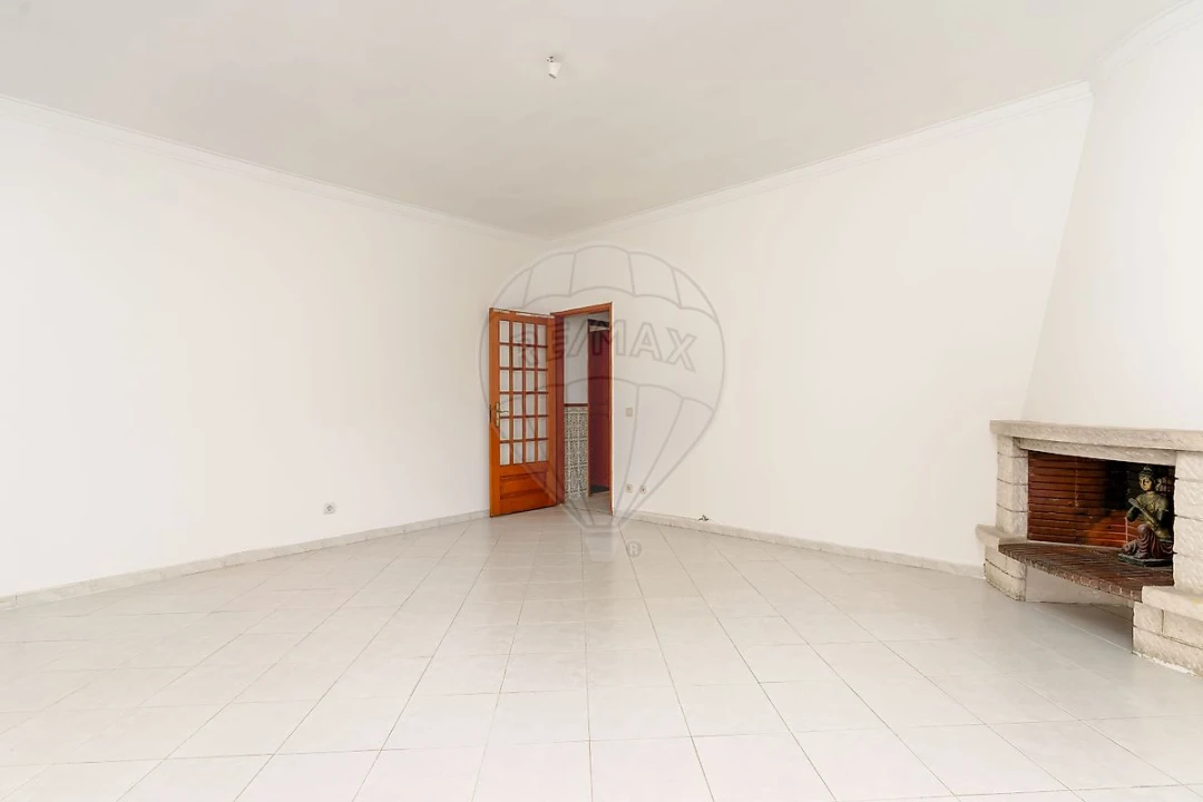 Apartamento T3 para Venda em Amora Foto 3