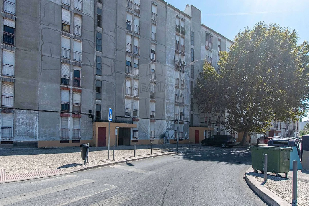 Apartamento T2 para Venda em Baixa da Banheira e Vale da Amoreira Foto 1