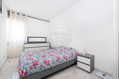 Apartamento T2 para Venda em Baixa da Banheira e Vale da Amoreira