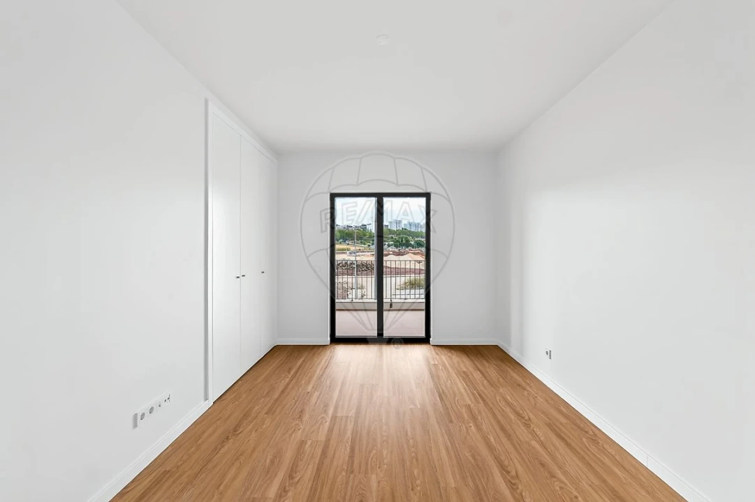 Apartamento T3 para Venda em Santo António dos Cavaleiros e Frielas Foto 32
