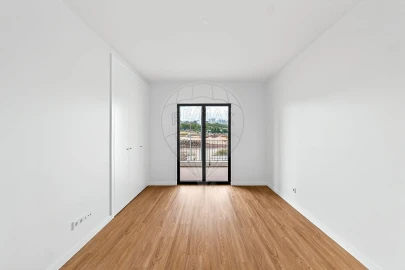 Apartamento T3 para Venda em Santo António dos Cavaleiros e Frielas