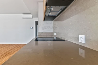 Apartamento T3 para Venda em Santo António dos Cavaleiros e Frielas