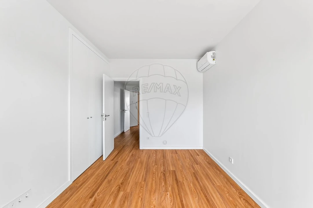 Apartamento T3 para Venda em Santo António dos Cavaleiros e Frielas Foto 31