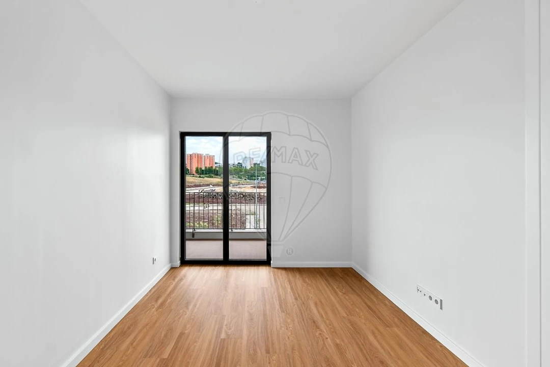 Apartamento T3 para Venda em Santo António dos Cavaleiros e Frielas Foto 23