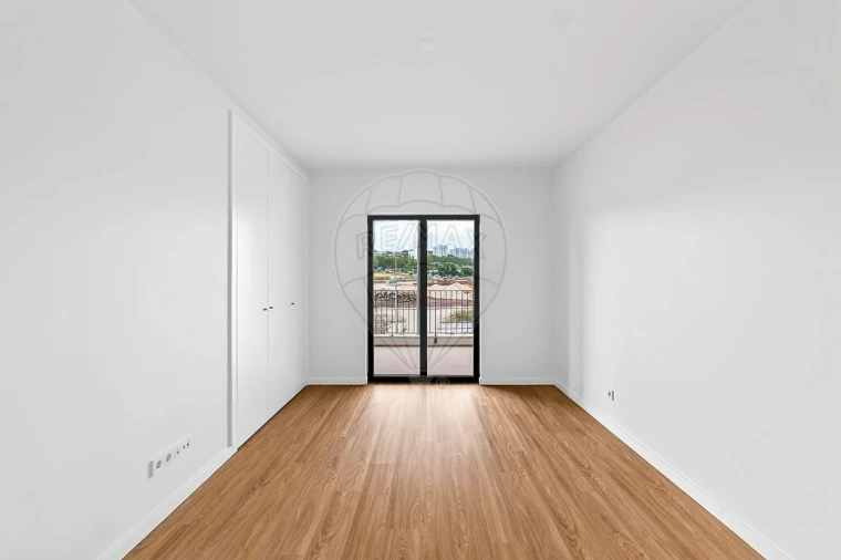 Apartamento T3 para Venda em Santo António dos Cavaleiros e Frielas Foto 32