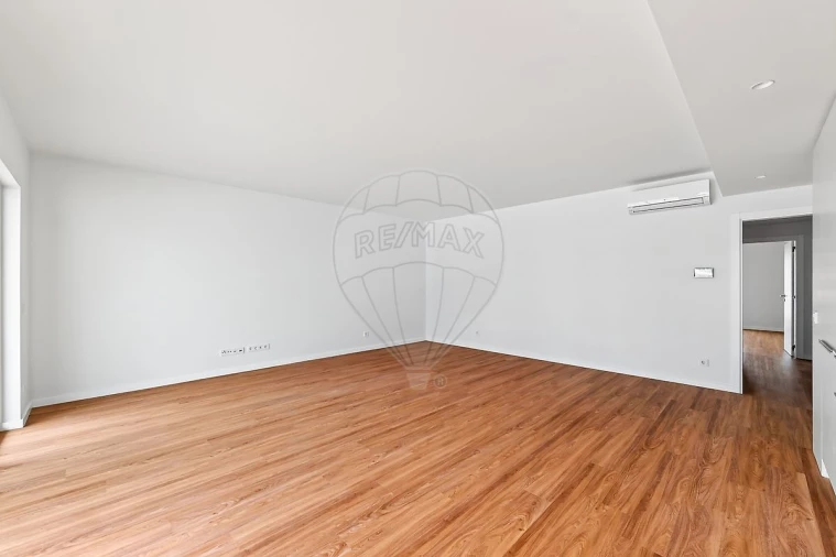 Apartamento T3 para Venda em Santo António dos Cavaleiros e Frielas Foto 45